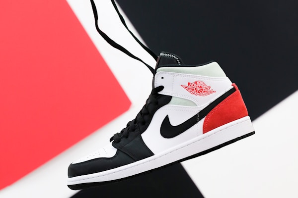 Air Jordan 1 Mid — example listing shown in the CompDeck app mockup